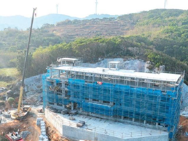 【平潭東占村旅游文化服務(wù)中心順利封頂】